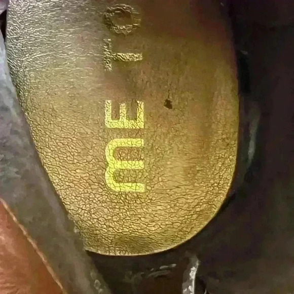 Me Too JuJu Ruffle Top Zip-Back Ankle Booties size 7 1/2 - Picture 13 of 16